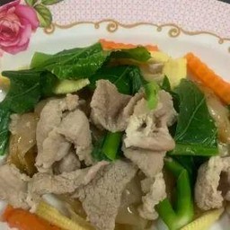 เส้นใหญ่ผัดซีอิ๊ว