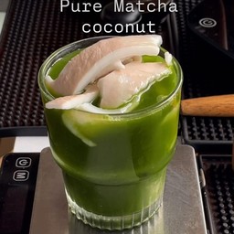 iced Matcha Pure Coconut : เพียวมัทฉะน้ำมะพร้าวแท้ 100%