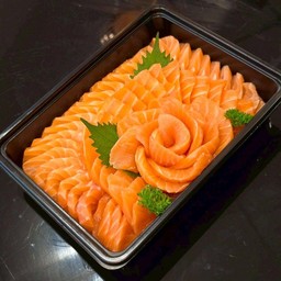 แซลมอนซาซึมี 1000 กรัมไม่รวมเครื่องเคียง