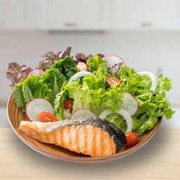 สลัดแซลมอนย่าง