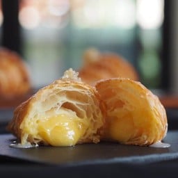 Yuzu honey croissant