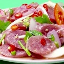 ยำแหนมสด