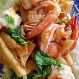 กะเพาหน่อไม้กุ้ง