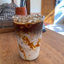 Iced Caramel Macchiato