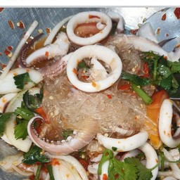 ยำวุ้นเส้นปลาหมึก