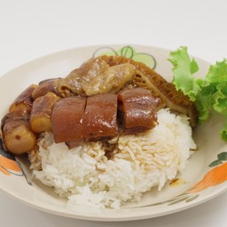ข้าวเนื้อตุ๋นพะโล้