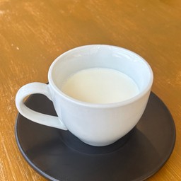 นมสดร้อน
