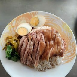 ข้าวขาหมูพิเศษ