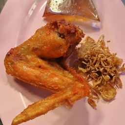 ปีกไก่ทอด+น้ำจิ้ม+หอมเจียว