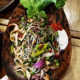 ยำขนมจีนหมูยอ