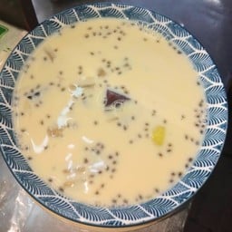 น้ำเต้าหู้ใส่เครื่องรวม แมงลักสาคูวุ้นข้าวบาเล่ลูกเดือย