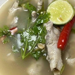 Sour and Spicy Chicken Feet Soup