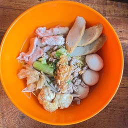 เกาเหลาลูกชิ้้นรวมน้ำใส