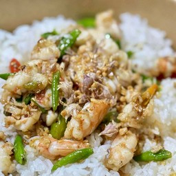 กุ้งสับผัดพริกขี้หนู ราดข้าว