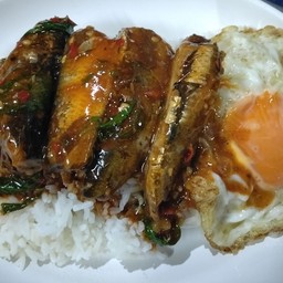 ข้าวผัดกะเพราปลากระป๋อง