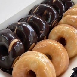 เบนซ์บ้านขนมหวาน ชุมชนเคหะคลอง6