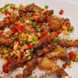 สามชั้นผัดพริกเกลือ + ไข่ต้ม