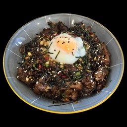 ข้าวกะเพราเนื้อเอ็นตุ๋น