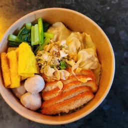 น่านฟู่ 南富 (ตรงข้ามด้านข้าง ททท.สำนักงานน่าน)