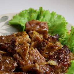 ซี่โครงเนื้อพะโล้ ไม่ติดมัน เลาะกระดูก (100 กรัม)