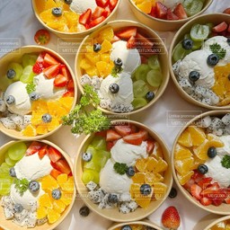 กรีกโยเกิร์ตผลไม้รวม Size L  เลือกผลไม้ได้ 5 อย่าง