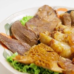 เนื้อพะโล้รวมมิตร (100 กรัม)