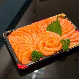 แซลมอนซาซึมิ 500 กรัมไม่มีโซยุ วาซาบิ ไม่รวมเครื่องเคียง