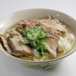 ก๋วยเตี๋ยวเนื้อตุ๋น