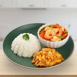 ข้าวแกงส้มผักรวมกุ้ง ไข่ฟู
