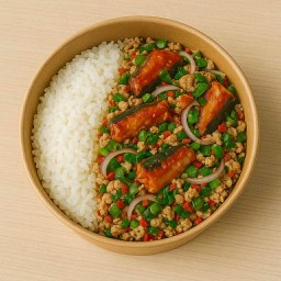 ข้าวยำปลากระป๋องหมูสับ