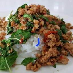 กระเพราหมูสับ