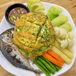 ข้าวคลุกน้ำพริกปลาทู