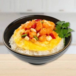 ข้าวกุ้งผัดพริกขี้หนูไข่นุ่ม