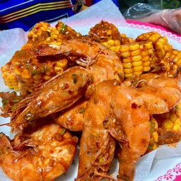 ทะเลถังระเบิดเบาๆๆ  ไชส์ S กุ้งตัวใหญ่ หมึกเนื้อกรอบ