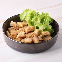 หมูกรอบทอดน้ำปลา