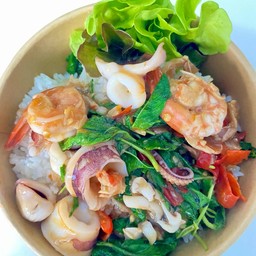 ข้าวกระเพราหมึก