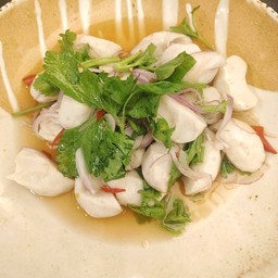 ยำลูกชิ้นปลา