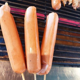 ไส้กรอกหมูกรอบจัมโบ้