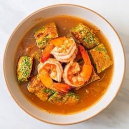 แกงส้มชะอมกุ้ง