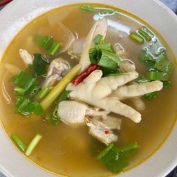 ต้มแซ่บตีนไก่