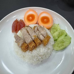 ข้าวหมูกรอบ