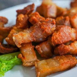 หมูสามชั้นทอดน้ำปลา