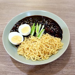 N12. จาจังมยอน ( เส้นมาม่า )