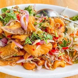 เนื้อปลากะพงทอดลุยสวน