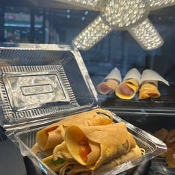 ขนมเบื้อง&โตเกียว โอ๊กอุ่น สาขาCJmore ศูนย์ราชการ สาขา CJmoreติดกับร้านข้าวต้ม3บาท