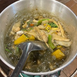 แหมมหมูย่าดวง&อาหารหลากหลาย