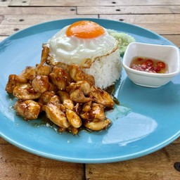 ก๋วยเตี๋ยวไก่ในสวน