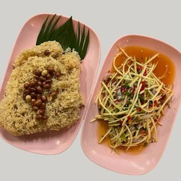 ปลานิลทอดยำมะม่วง