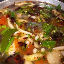 ต้มยำรวมมิตร น้ำใส