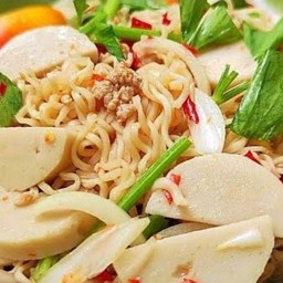 ยำมาม่ารสเด็ดแซ่บถึงใจ